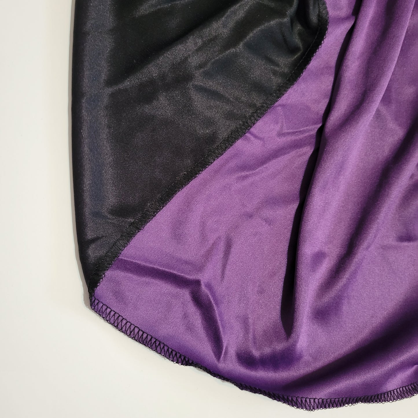 Happy Halloween Capa Reversible Negro y Morado